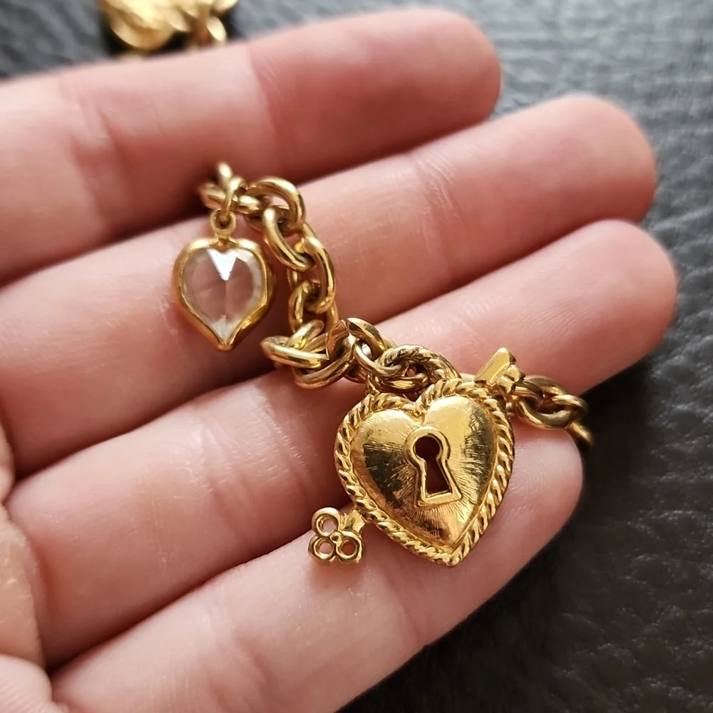 Avon charm bracelet - Picture 5 of 7